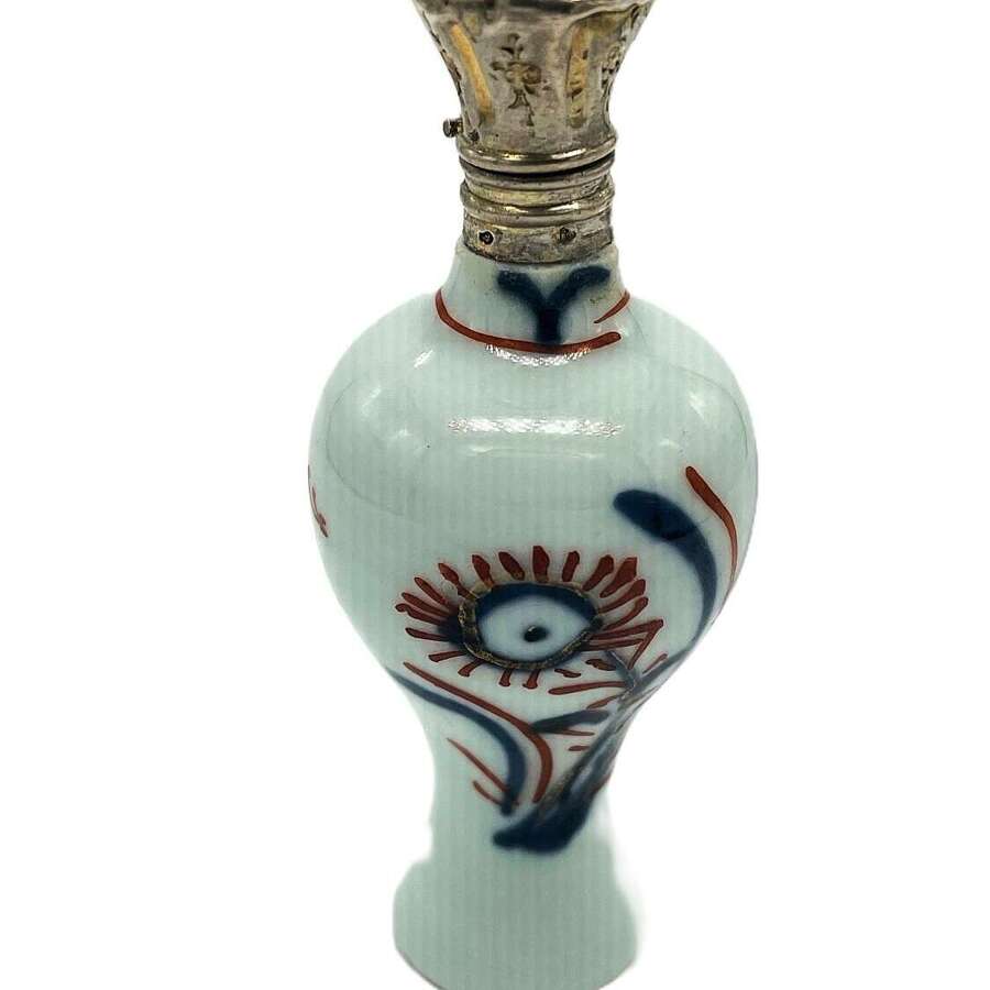 Kangxi Imari palette scent bottle