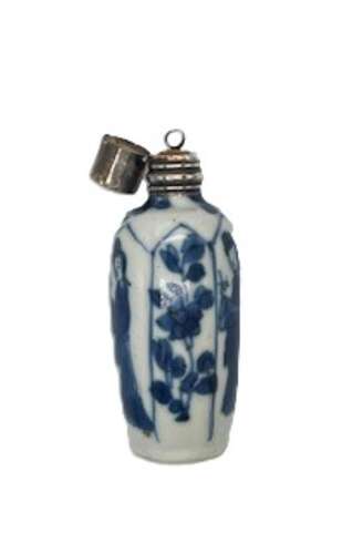 Kangxi underglaze blue & white scent bottle