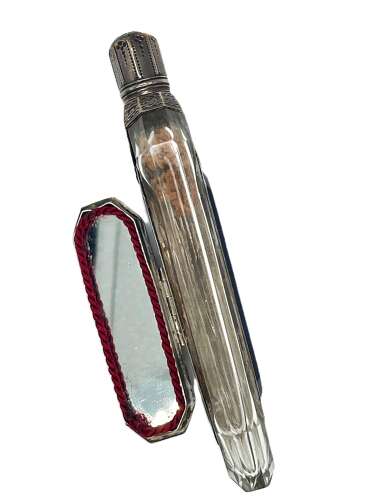 Georgian scent bottle with integrated toothpick holder