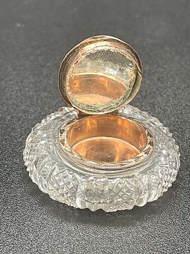 Georgian scent bottle with integrated patch box